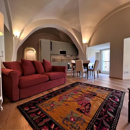 Torre Del Cavaliere Apartmán *